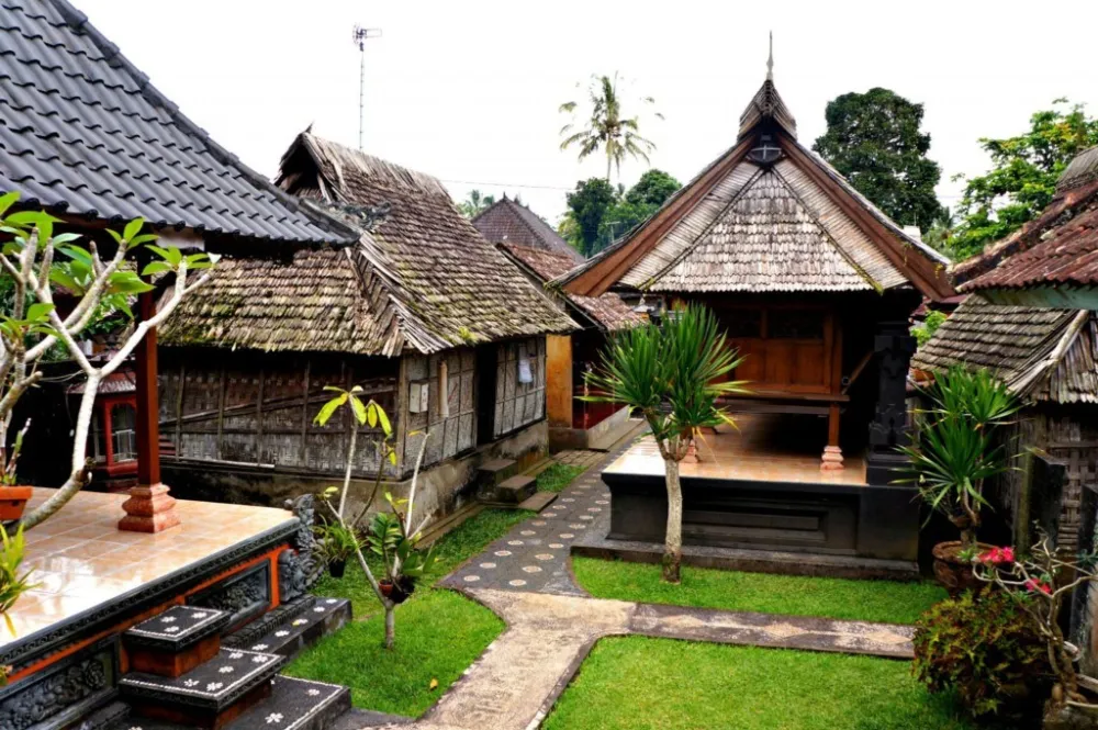 Arsitektur Tradisional Bali: Simbolisme dan Estetika