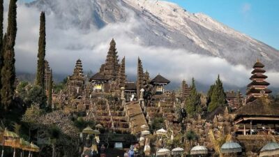 Peranan Pura dalam Kehidupan Masyarakat Bali